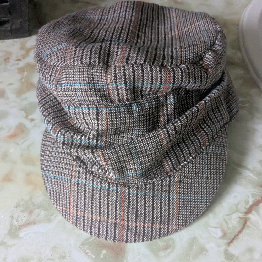 Le Chateau Stylish Plaid Hat